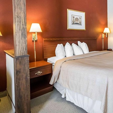Quality Inn & Suites Elizabethtown Exteriör bild