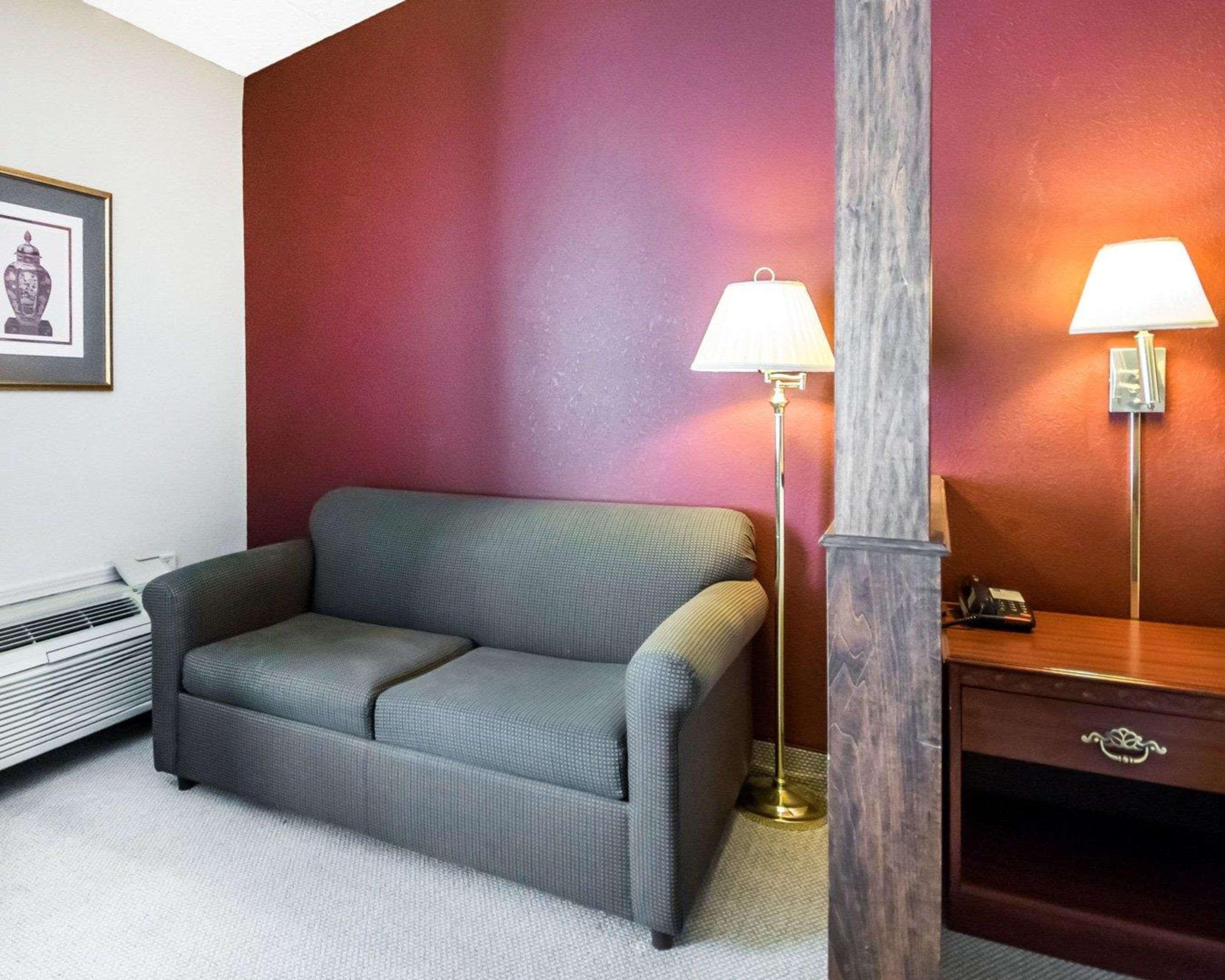 Quality Inn & Suites Elizabethtown Exteriör bild
