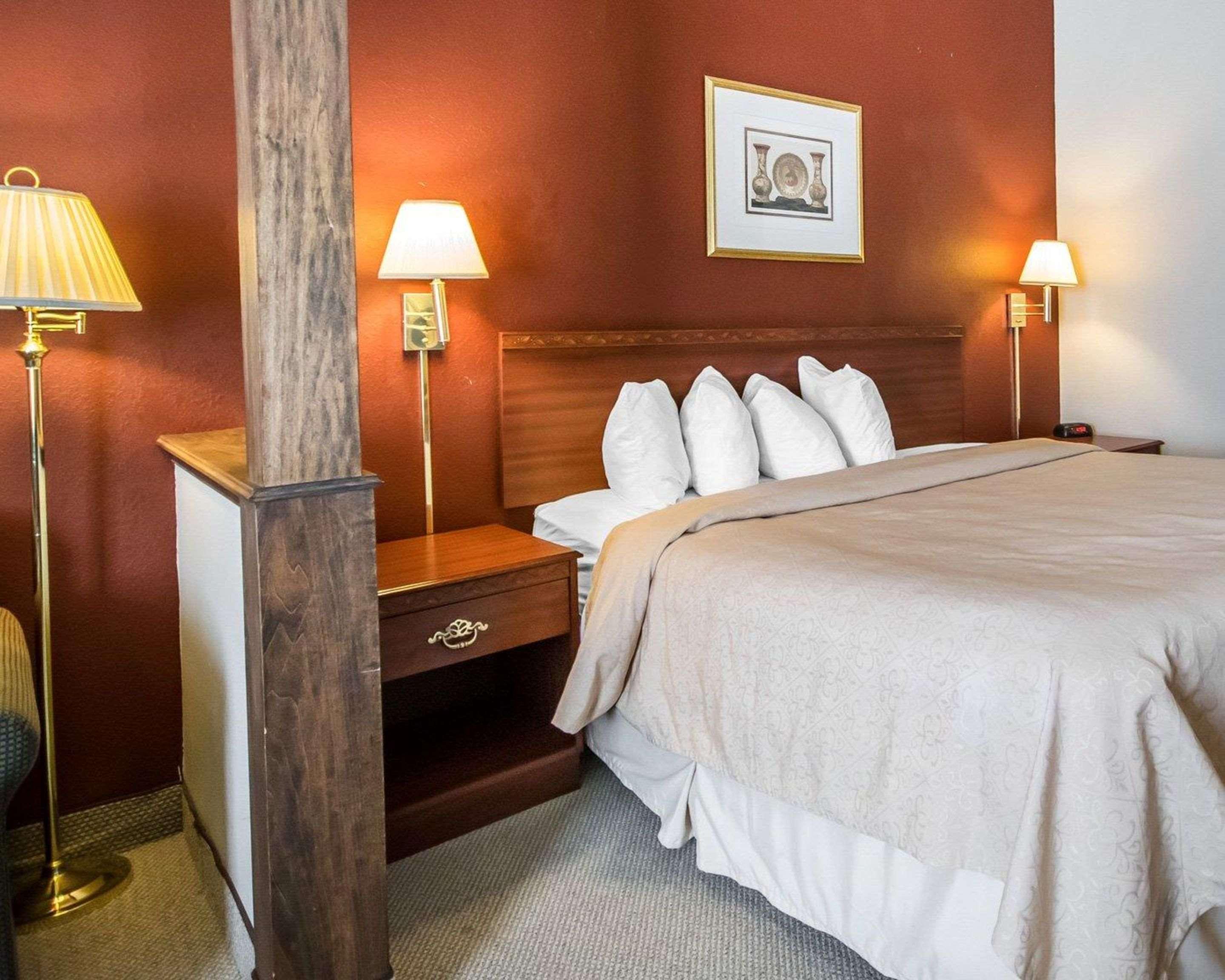 Quality Inn & Suites Elizabethtown Exteriör bild