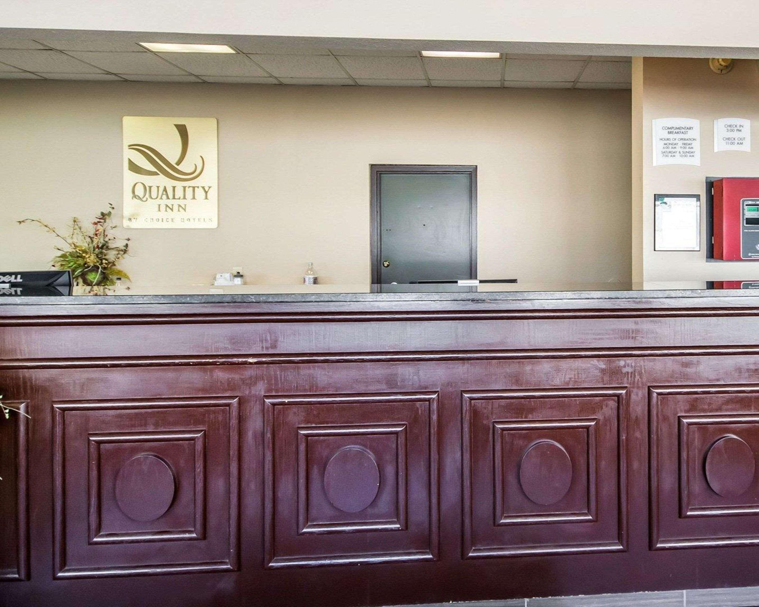 Quality Inn & Suites Elizabethtown Exteriör bild