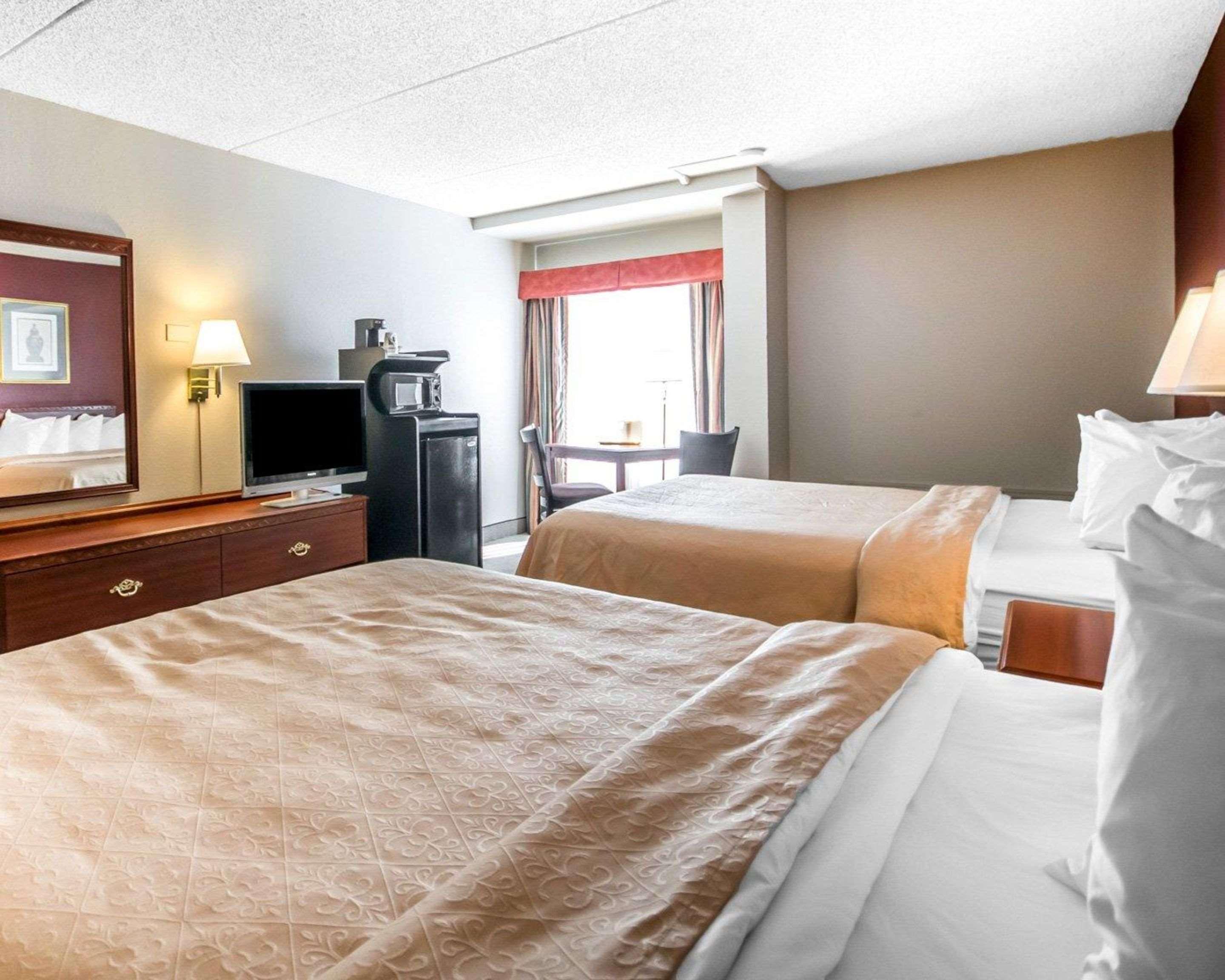 Quality Inn & Suites Elizabethtown Exteriör bild