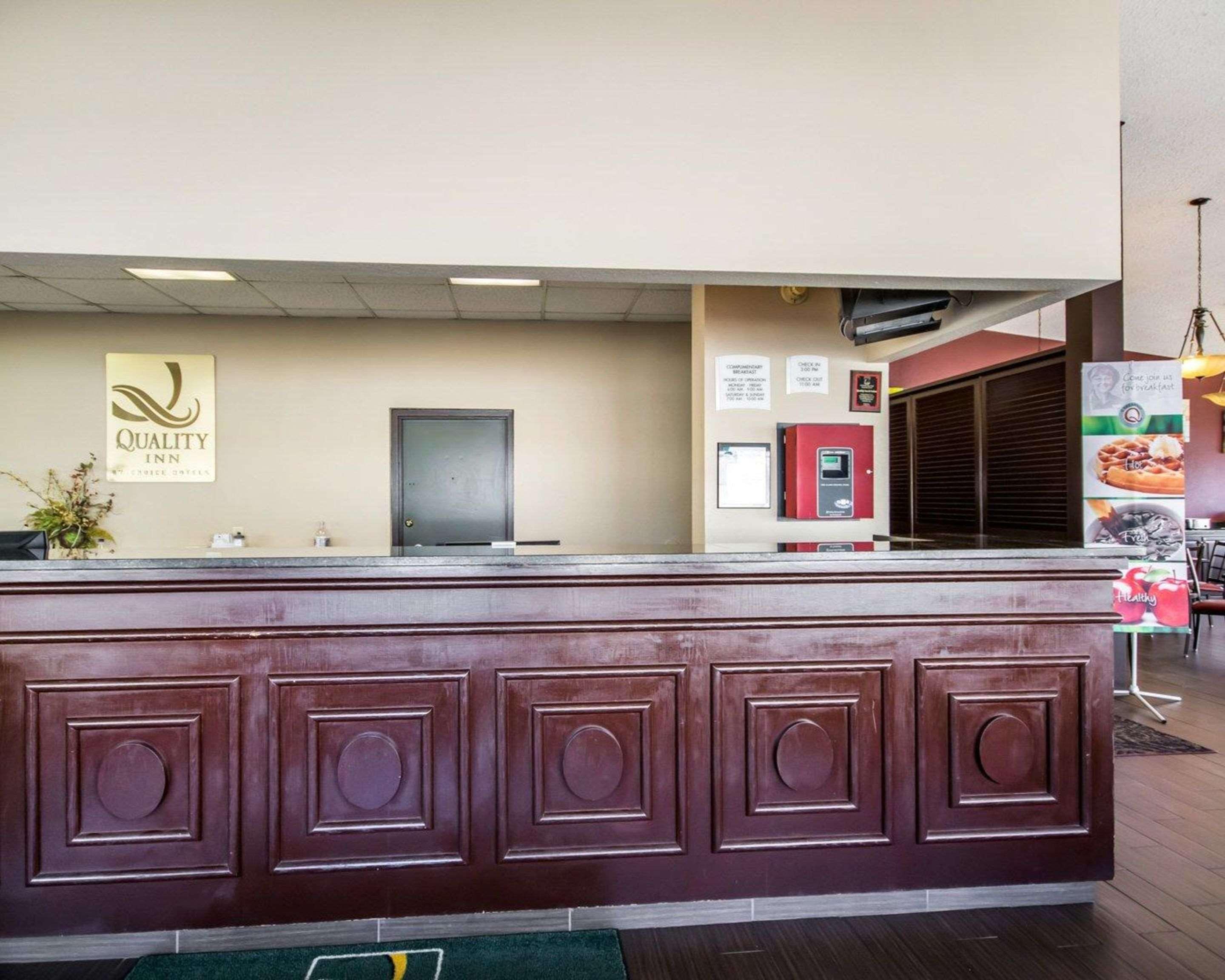Quality Inn & Suites Elizabethtown Exteriör bild