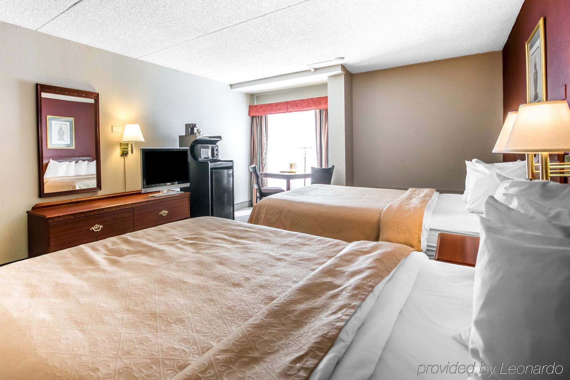 Quality Inn & Suites Elizabethtown Exteriör bild